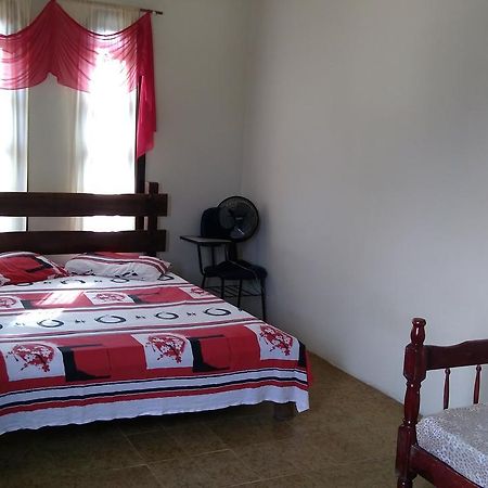 Hostel Balneario Copacabana Caraguatatuba Buitenkant foto